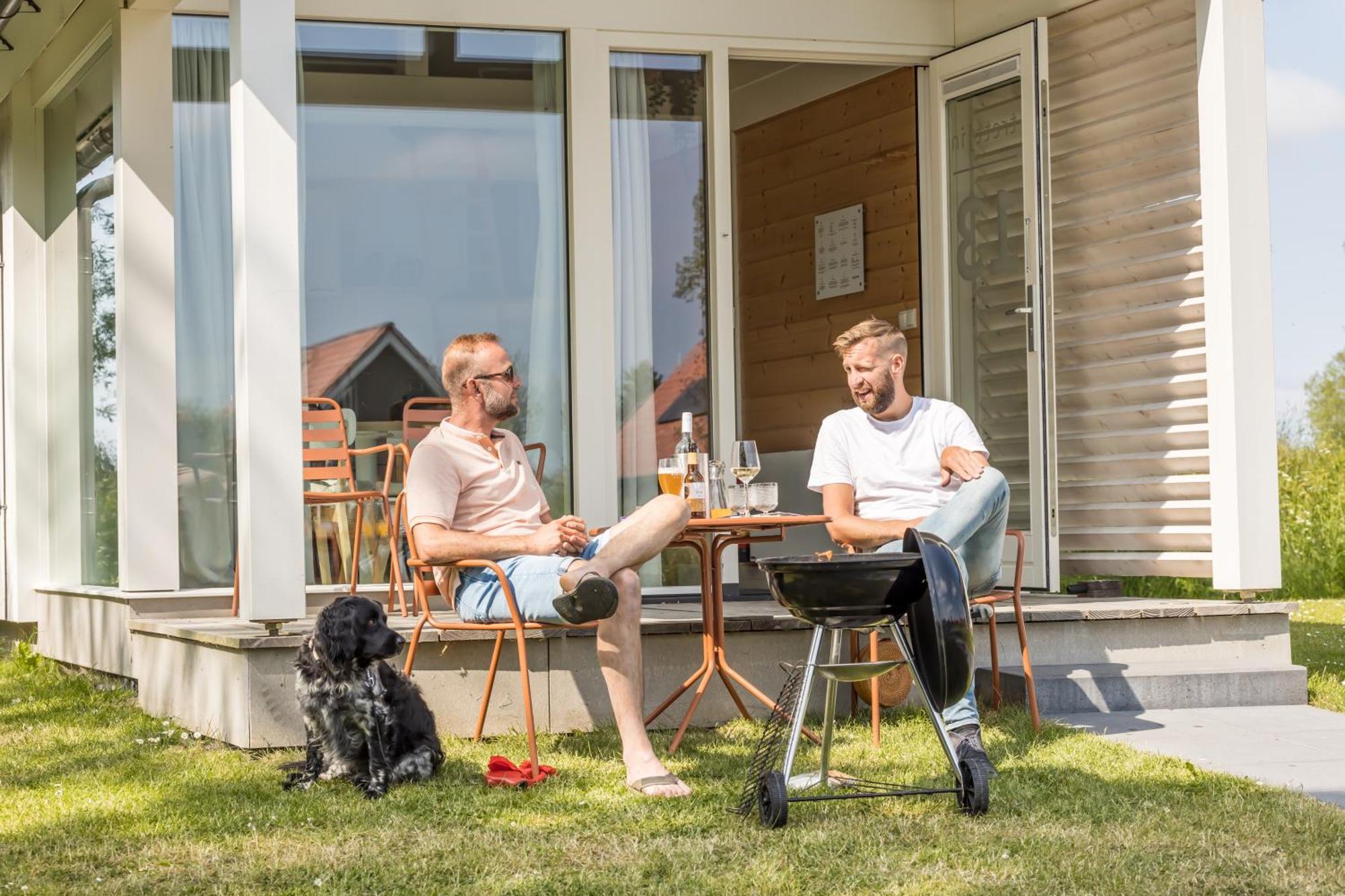 Apartamento Tiny House - Optioneel Met Hottub Dokkum Exterior foto